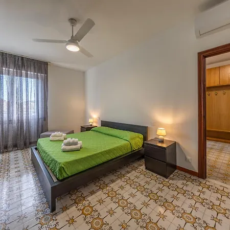 Casa Francesca Luminoso, Wifi E Parcheggio Апартаменты *
