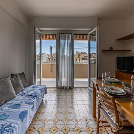 Casa Francesca Luminoso, Wifi E Parcheggio דירה